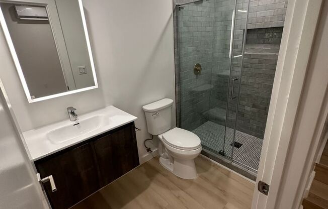 Studio, 1 bath, 440 sqft, $2,195, Unit 04