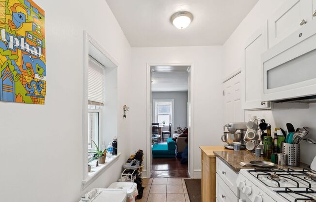 2 beds, 1 bath, 900 sqft, $1,590, Unit 3412 Spring Partners LP-1F