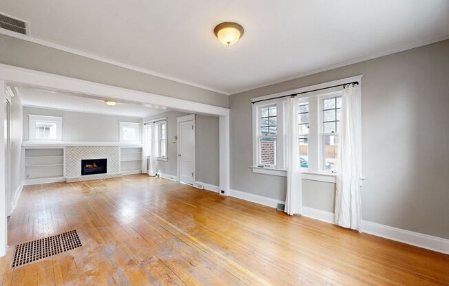 Amazing Congress Park Location 5 bed/2 bath home