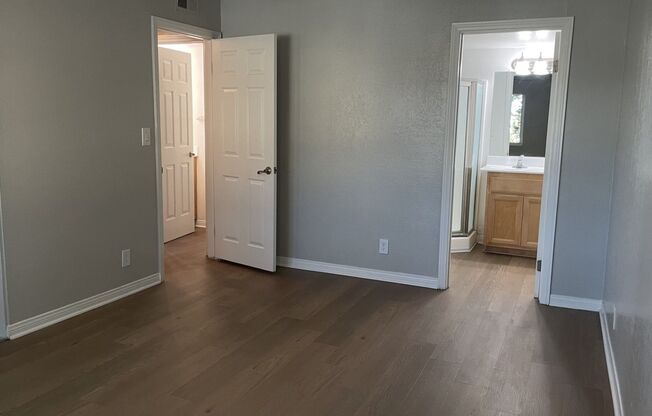 2 beds, 2 baths, 912 sqft, $2,795, Unit 0094