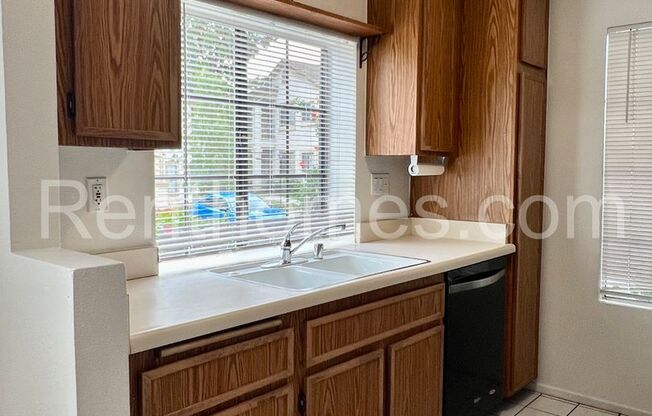 Mira Mesa, 8550 Summerdale Rd #125, All Appliances, AC, Cvd Patio, Community Pool and Spa.