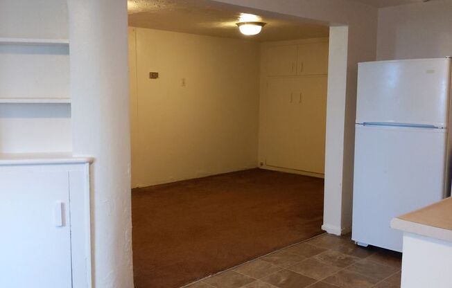 1 bed, 1 bath, $695, Unit 484B