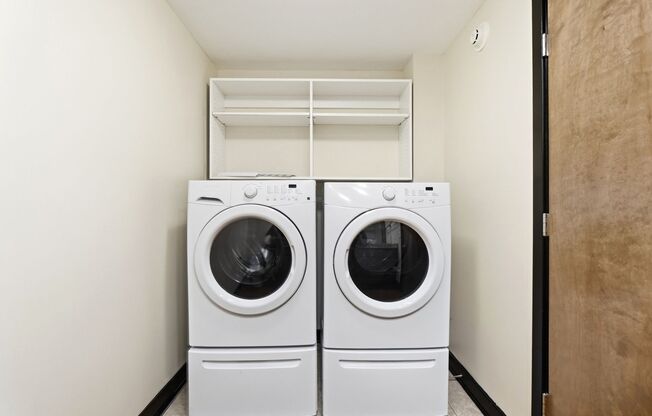 1 bed, 1.5 baths, 1,192 sqft, $1,989, Unit 508