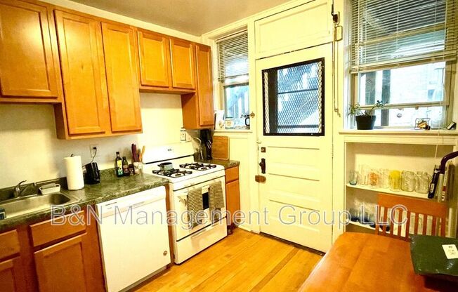 1721 W AINSLIE