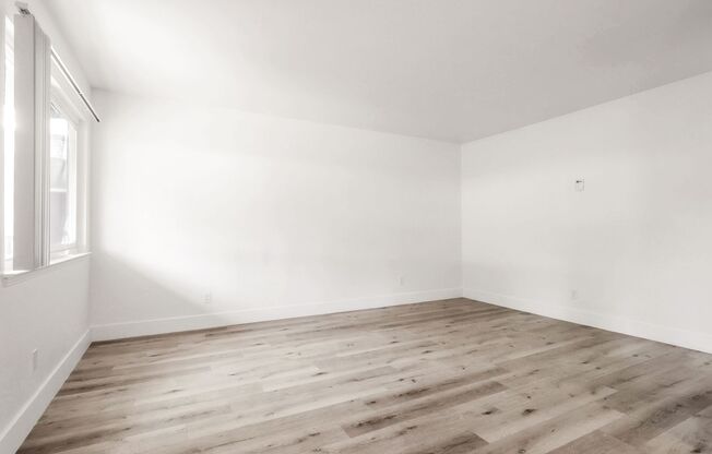 1 bed, 1 bath, 650 sqft, $1,350, Unit 5325-70
