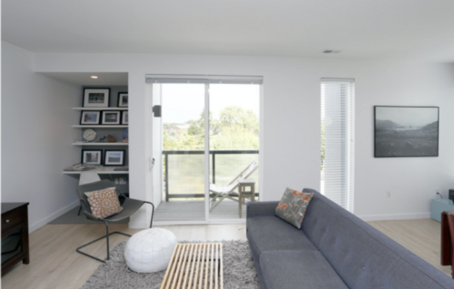 2 beds, 2.5 baths, 1,271 sqft, $2,290, Unit 301