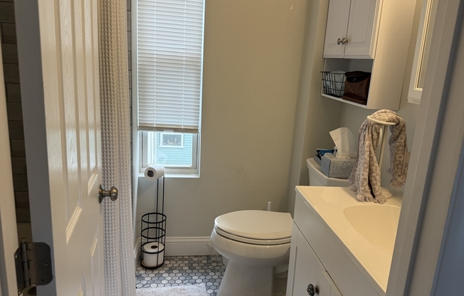 2 beds, 1 bath, 900 sqft, $2,850, Unit 2