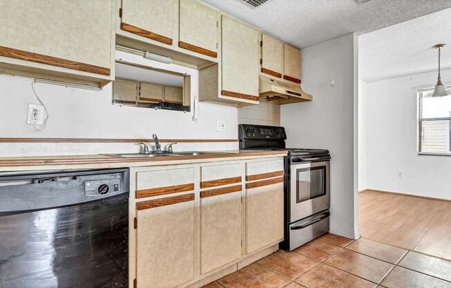 2 beds, 2 baths, $1,700, Unit UNIT F