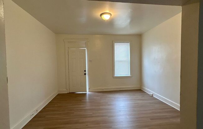 Charming 3 BR 1 BA Townhouse in Columbia!