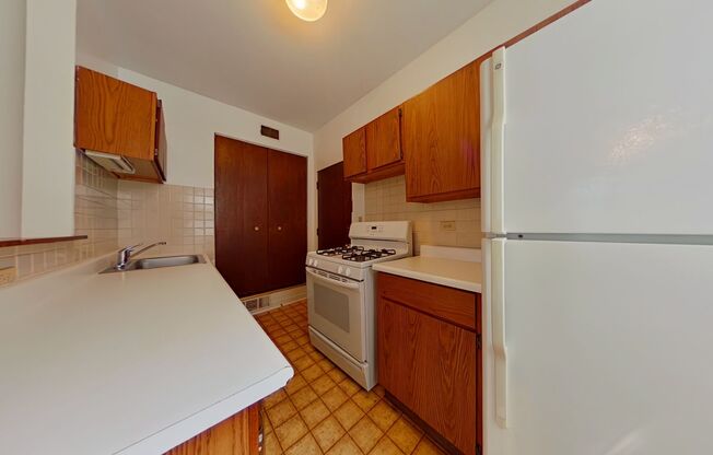 1 bed, 1 bath, 810 sqft, $2,350, Unit 1317 2B