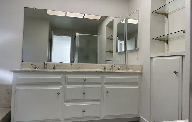 4 beds, 2.5 baths, 2,569 sqft, $5,500