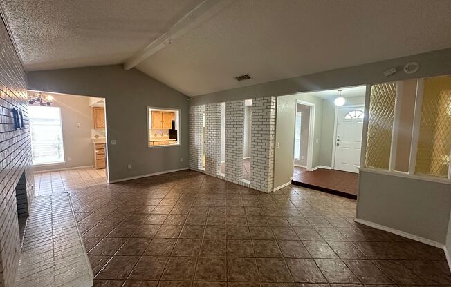 3 beds, 2 baths, $2,500