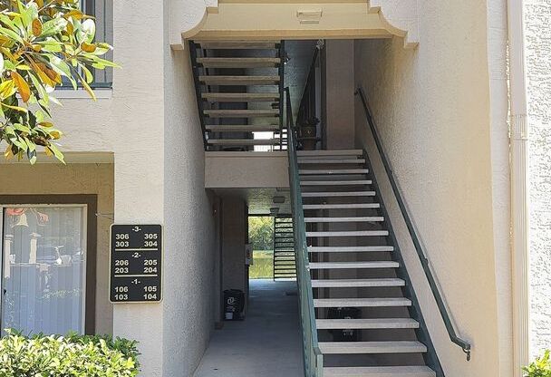 Beautiful 1 bedroom condo for rent in Lakeview at Calusa Trace