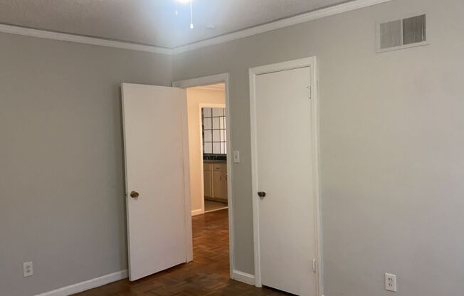 2 beds, 1 bath, $1,700