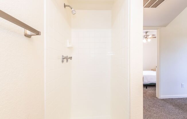 2 beds, 2 baths, 922 sqft, $1,250, Unit 1042