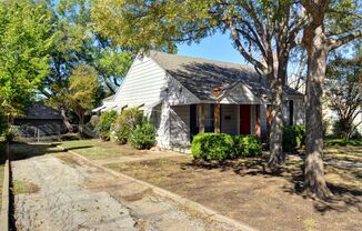 3 beds, 2 baths, $3,300