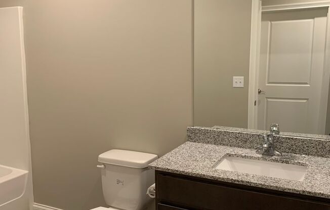 1 bed, 1 bath, 695 sqft, $715, Unit 411