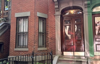 10 WELLINGTON ST