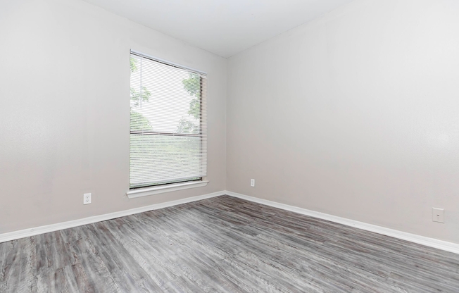 2 beds, 2 baths, 975 sqft, $1,295