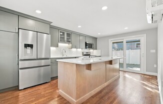 449 E 5 ST