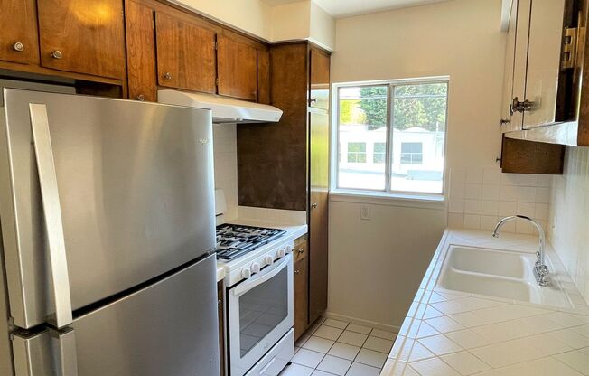 2 beds, 1 bath, 950 sqft, $2,795, Unit #10