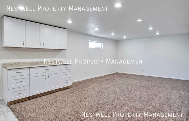 1335 E Maplewood Dr.