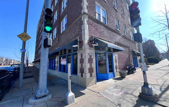 Studio, 1.5 baths, 1,300 sqft, $1,950, Unit 3855