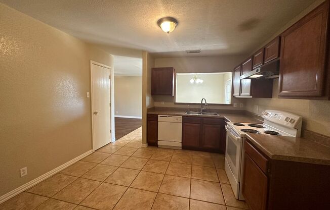 3 beds, 2.5 baths, $1,595