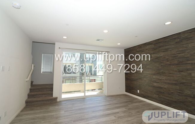 3 Bedroom, 3.5 bathroom Three story Luxury designed townhome in Escondido