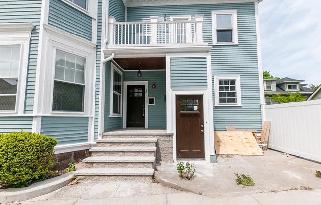 34 UPHAM AVE