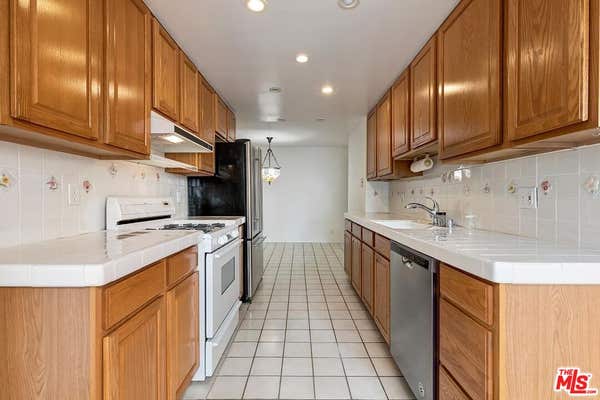 1201 ROXBURY DR