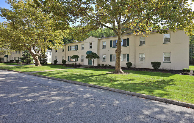 Garden Style Living at Euclid Meadows Apartments in Euclid OH