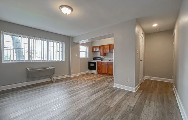 2 beds, 1 bath, 650 sqft, $825, Unit 313-04