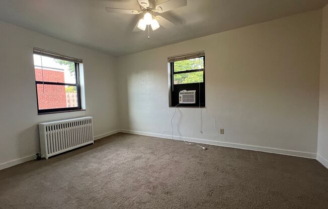 1 bed, 1 bath, 600 sqft, $1,199, Unit 5631 Rippey St. #C5