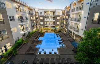 Apartments in Knox-Henderson, TX - Larq Henderson Resort-style pool area