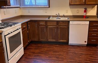 4 beds, 1 bath, $1,400