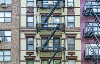 136 E 28 ST