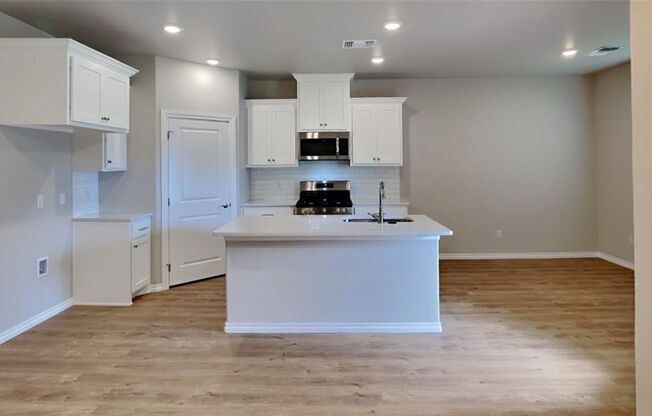 Luxury 1 Bedroom 2 Bathroom Cottage in 55+ Community (GATES COMING SOON) (MOVE IN SPECIAL)