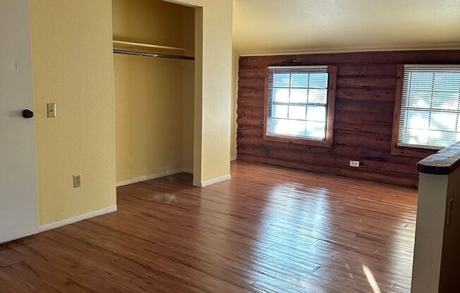 1 bed, 1 bath, 400 sqft, $625, Unit 10