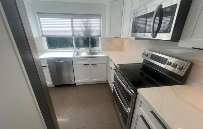 Beautiful 4 bed 2 bath home in San Jose with AC. Must See!