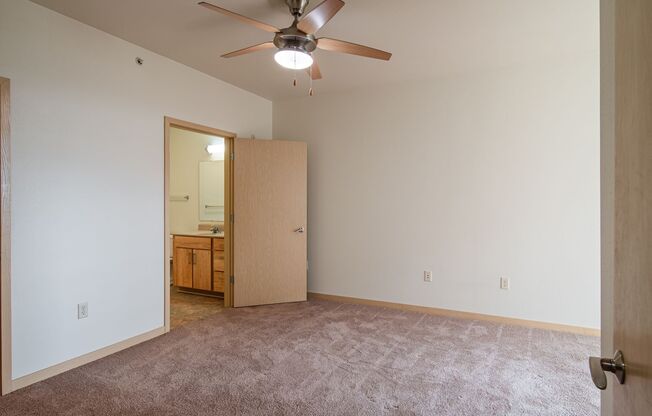 2 beds, 2 baths, 1,132 sqft, $1,370, Unit 8119-313