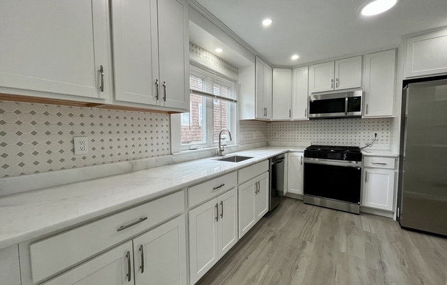 19 HOBBS CT