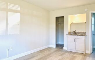 Studio, 1 bath, $1,800, Unit 1141 Silverado St #112