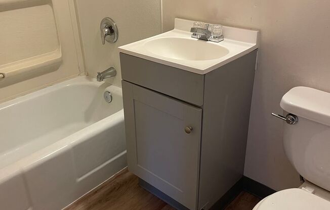 42 G St SW