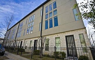 1600 N HASKELL                 /HOA