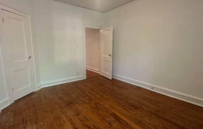 1 bed, 1 bath, 750 sqft, $1,350, Unit 215-1