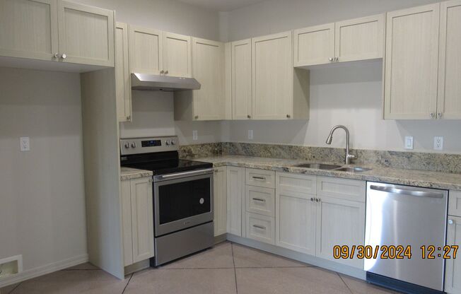 1 bed, 1 bath, 919 sqft, $1,500, Unit B101