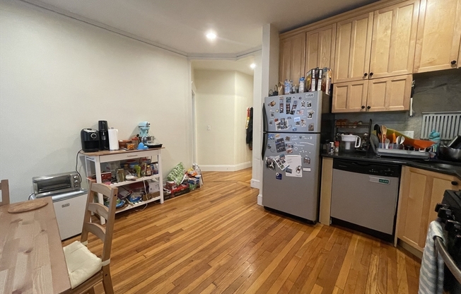 4 beds, 2 baths, 1,500 sqft, $5,200, Unit 1