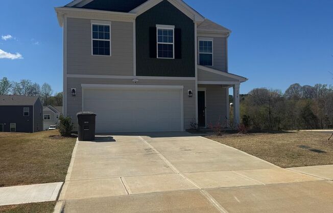 Statesville Rental: New 3BR Home w/ Pool Access & High-Speed Internet