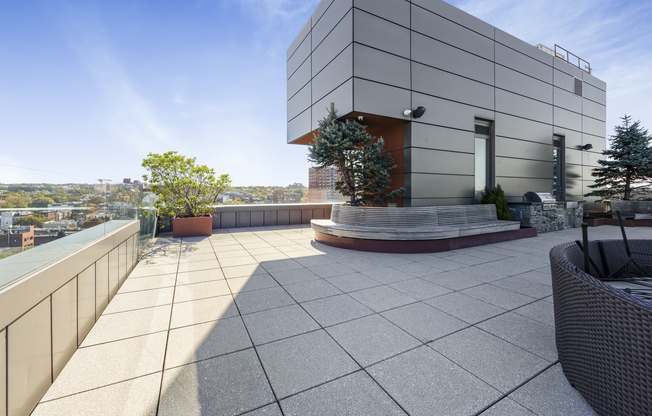 2 beds, 2 baths, $5,250, Unit 3F